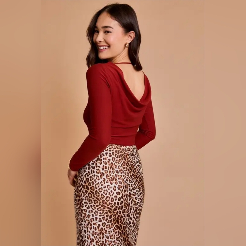 Gilli Long Sleeve Cowl Back Bodysuit in Burgundy